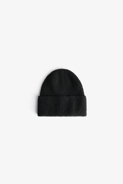 Bershka Basic beanie