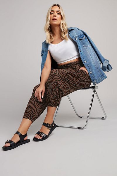 Stil Diva Plus Size Elastic Waist and Leg Trousers with Pockets Abstract Pattern 145294