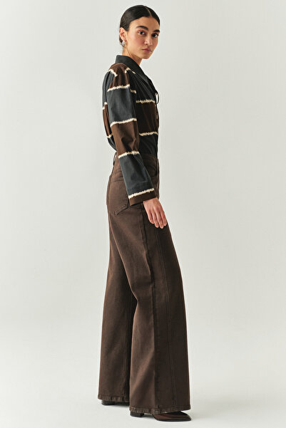 Exquise High Waist Regular Coffee Denim Trousers with Wide Leg Pockets