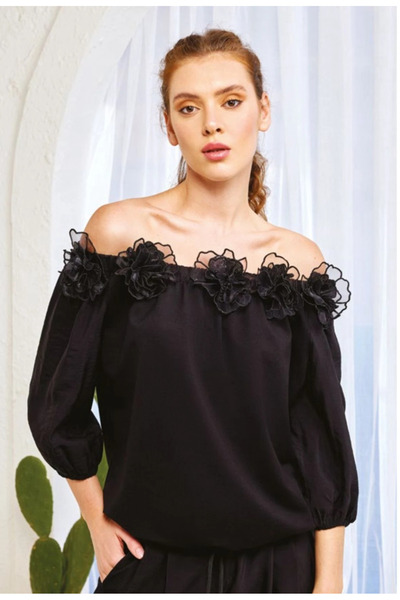 Unique Strapless Collar Flower Detail Tshirt
