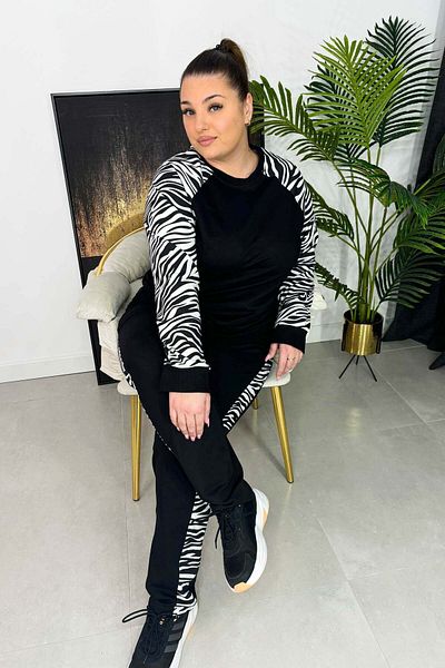 Bigsize Women's plus size tracksuit with animal print 8048
