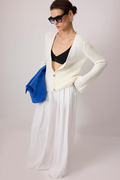 Touché Privé Pleated Wide Leg Crepe Pants