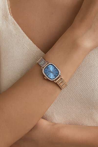 LOOQ Roman Numeral Women's Wristwatch with Zircon Stone Detail