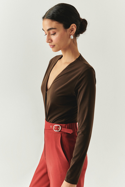 Exquise Double Breasted Collar Long Sleeve Regular Knitted Blouse