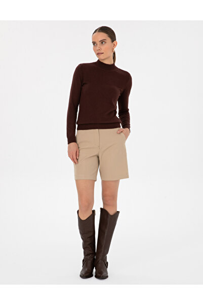 Pierre Cardin سترة أساسية ذات ياقة نصفية وقصة ضيقة باللون البني 50315768-VR029