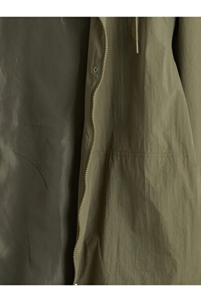 LC Waikiki Γυναικείο αδιάβροχο με κουκούλα LCW Oversize (W5)