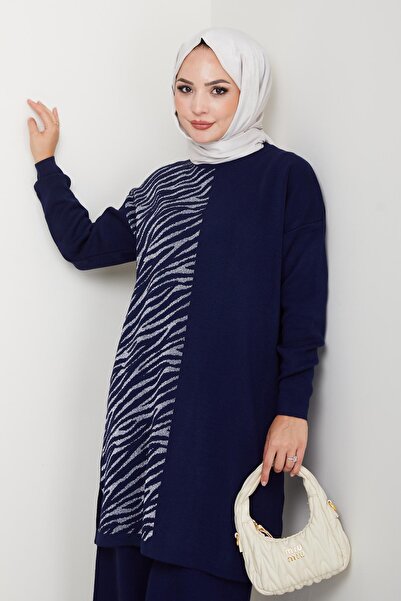 BisuModa Σετ τουνίκ με παντελόνι πλεκτό με ασημί σχέδιο ζέβρας