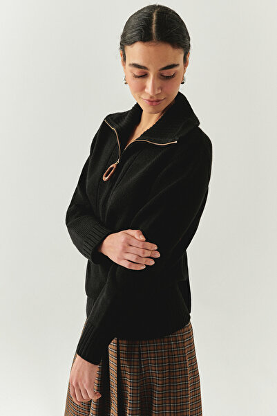Exquise Collar Zippered Long Sleeve Regular Knitwear Black Blouse