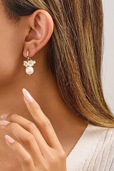 New Obsessions Beyaz Çiçekli küpe