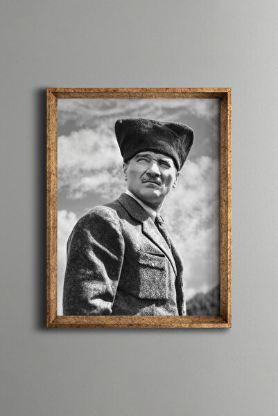 epiqart Ataturk - Vintage Patterned Frame