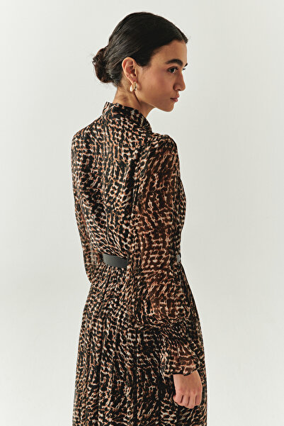 Exquise Leopard Pattern Scarf Collar Lined Regular Blouse