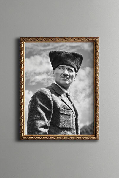 epiqart Ataturk - Vintage Patterned Frame