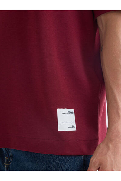 LC Waikiki Ανδρικό μπλουζάκι με λαιμόκοψη μπορντό