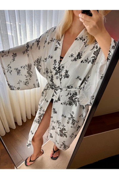 Pina Black and White Floral Kimono
