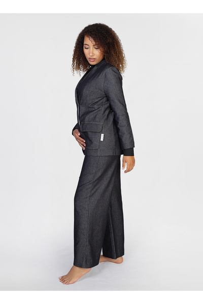 Jimmy Le Bond 2 PC Jeans Suit -of blazer featuring flap pockets and paired with wide-leg trouser and Belt