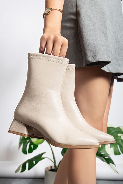 TOGET Pointed Toe Middle Stitched Zipper Thick Heel Boots