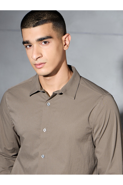 Technosport By Styli Men Solid Slim Fit Spread Collar Shirt