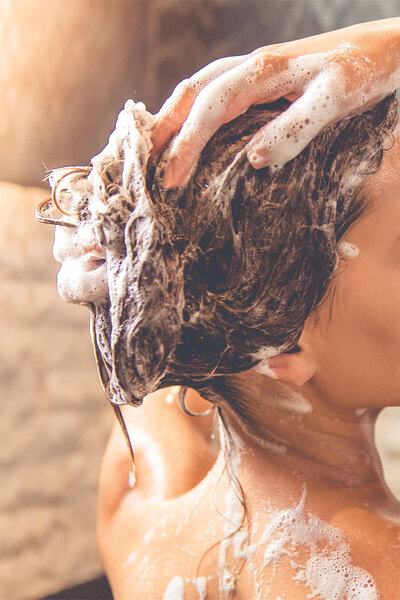 Zenaz Cosmetics Besleyici & Nemlendirici Saç Bakım Şampuanı Normalden Kuruya Dönük Saçlar İçin