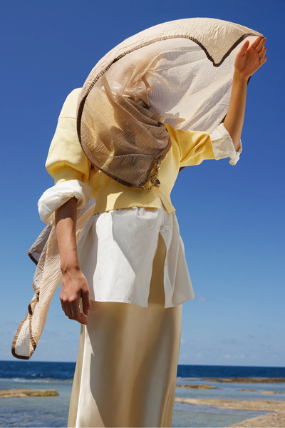 Mooncorn Gradient Muslin Shawl Latte