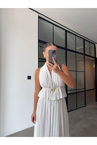 BB Bensu Buyruk SET FUSTA BLUZĂ ALBĂ FĂRĂ SPATE CU ACCESORII DURĂRI DE AUR