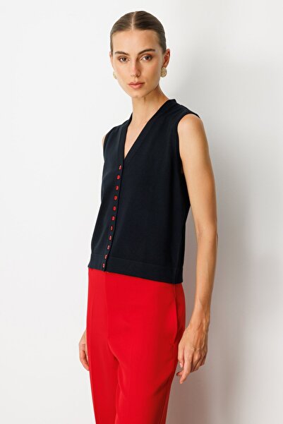 ON V-Neck Sleeveless Vest