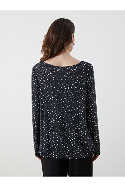 LC Waikiki Λαμπερές επιλογές από το Shining Store |   Μπλούζα με λεοπάρ σχέδιο με λαιμόκοψη