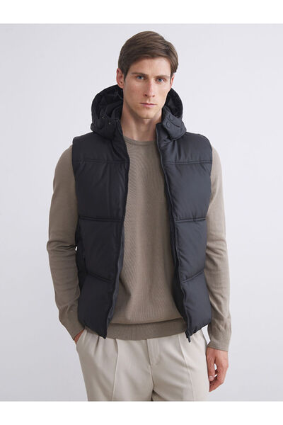 LC Waikiki Create Your Style from Uzg Store |   Standard Mold Hooded Men's Inflatable Vest