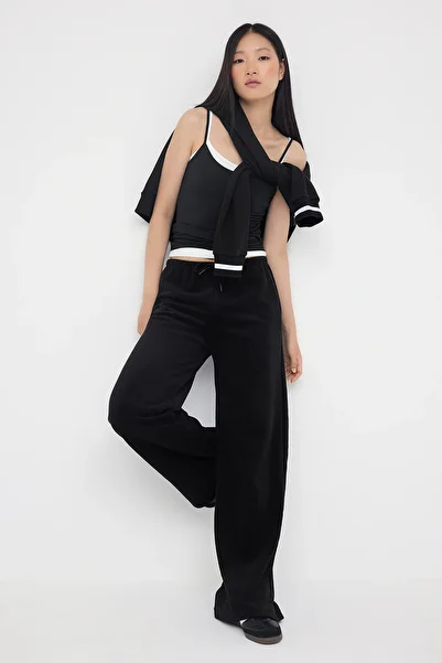 Trendyol Collection Black Fleece Straight Normal Waist Stretchy Thick Knitted Sweatpants Twoaw26Ea00001