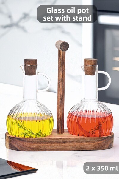 Meleni Home Комплект от 2 бутилки за масло от боросиликатно стъкло - с дървена поставка, бутилка за зехтин 2x350 мл