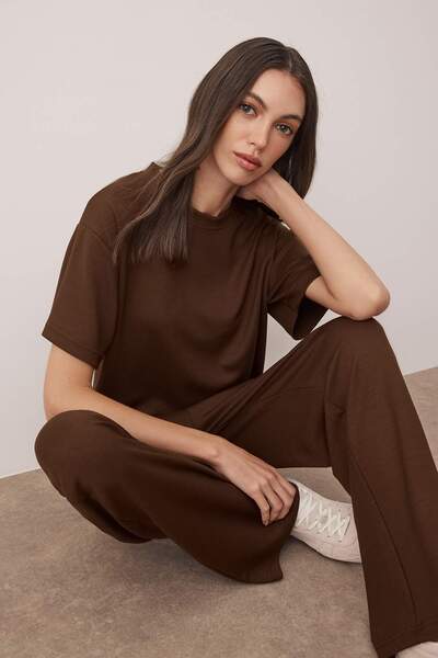 Trendyol Collection Brown Short Sleeve Crew Neck Relaxed/Comfort Fit Stretchy Knitted Bottom - Top Set Twoaw26Au00084