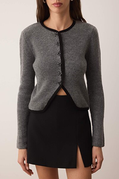 Trendyol Collection Anthracite Fitted/Slim Fit Ribbon Detailed Crop Knitwear Cardigan Twoaw26Hi00173