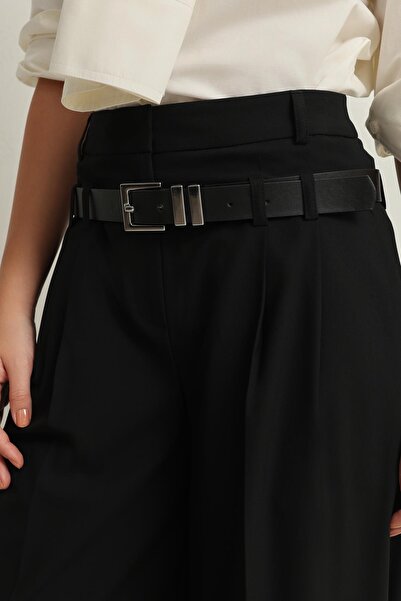 Setre Pantaloni largi cu tiv negru cu detaliu pliat și curea, cu o croială confortabilă