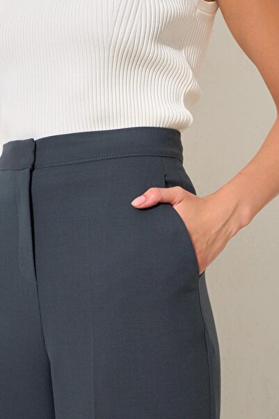 Setre Pantaloni largi cu tăietură confortabilă, cu detalii de cusătură cu ulei și buzunare