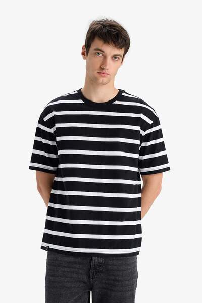 DeFacto Μπλουζάκι με κοντό μανίκι με ριγέ λαιμόκοψη από 100% βαμβάκι E1160AX25SM