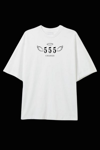 Dupe Design تي شيرت كبير الحجم مطبوع عليه رقم 555 Angel Number