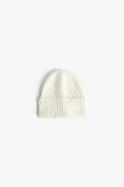 Bershka Basic beanie