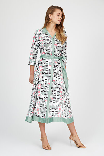 Stylish فستان ميدي غاية في النعومة بياقة رسمية باللون الأبيض المطبع وأطراف با...