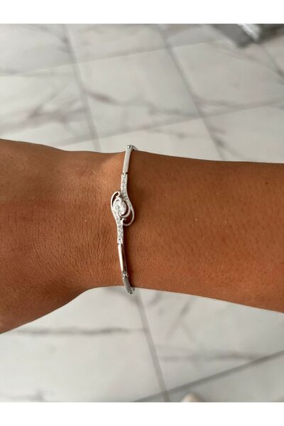 Butik 💎   Minimal Elegant Bracelet with Steel Stone – Stylish & Modern Design