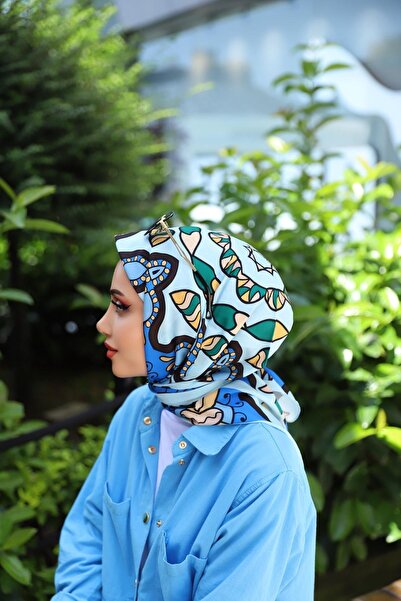 Laurel Patterned Scarf