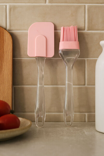 SİHİRLİ AYAKLAR Heat Resistant Fireproof Non-Stick Silicone Spatula and Brush Set