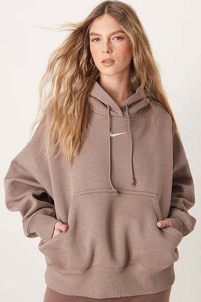 Nike Спортни дрехи Phoenix Fleece Oversize Пуловер с качулка за жени, широка кройка, кафяв