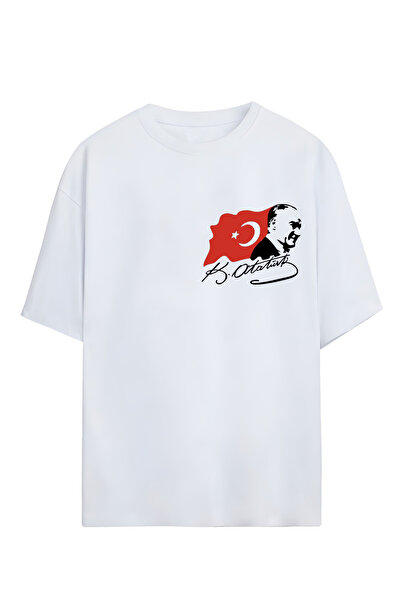 GraffTee مصطفى كمال أتاتورك مطبوع على الصدر - تي شيرت كبير الحجم