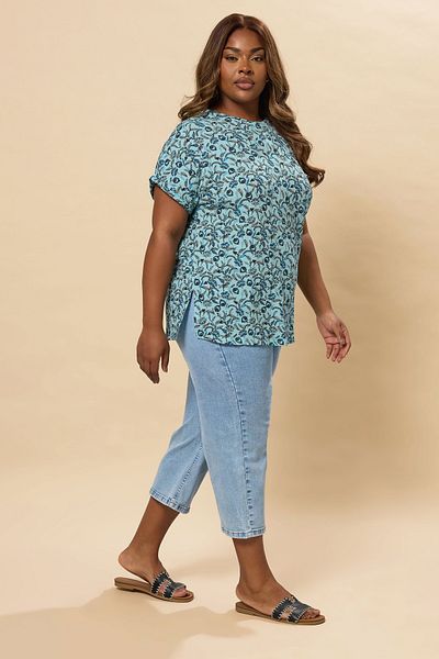Stil Diva Plus Size Short Sleeve Crew Neck T-Shirt with Tile Pattern 304190