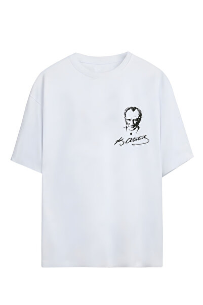 GraffTee مصطفى كمال أتاتورك مطبوع على الصدر - تي شيرت كبير الحجم