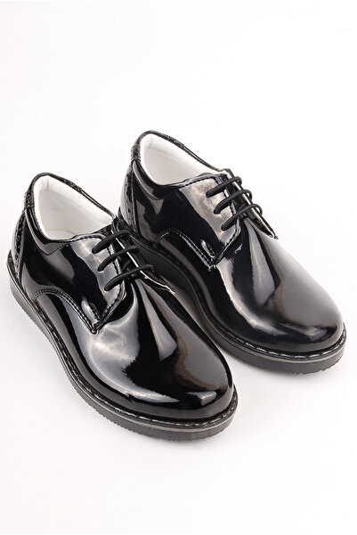 Rıdvan Çelik Fekete lakkbőr fűzős, lapos klasszikus cipő fiúknak
