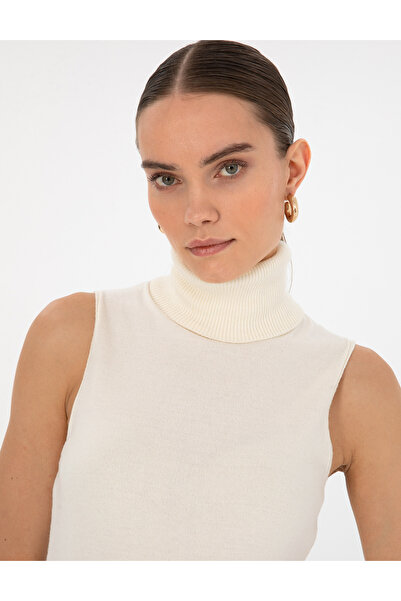 Pierre Cardin Ecru Slim Fit Turtleneck Sweater 50316336-Vr019