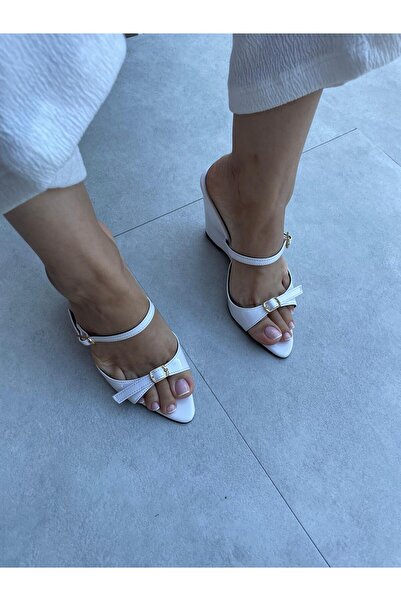 Elvinin Tarzı Tefa White Color Buckle Detailed Platform Heeled Shoes