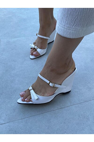 Elvinin Tarzı Tefa White Color Buckle Detailed Platform Heeled Shoes