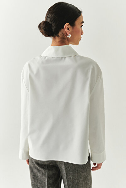 Exquise Long Sleeve Bow Embroidered Shirt Collar Oversize Blouse