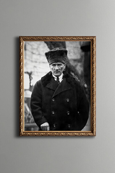 epiqart Ataturk - Vintage Patterned Frame